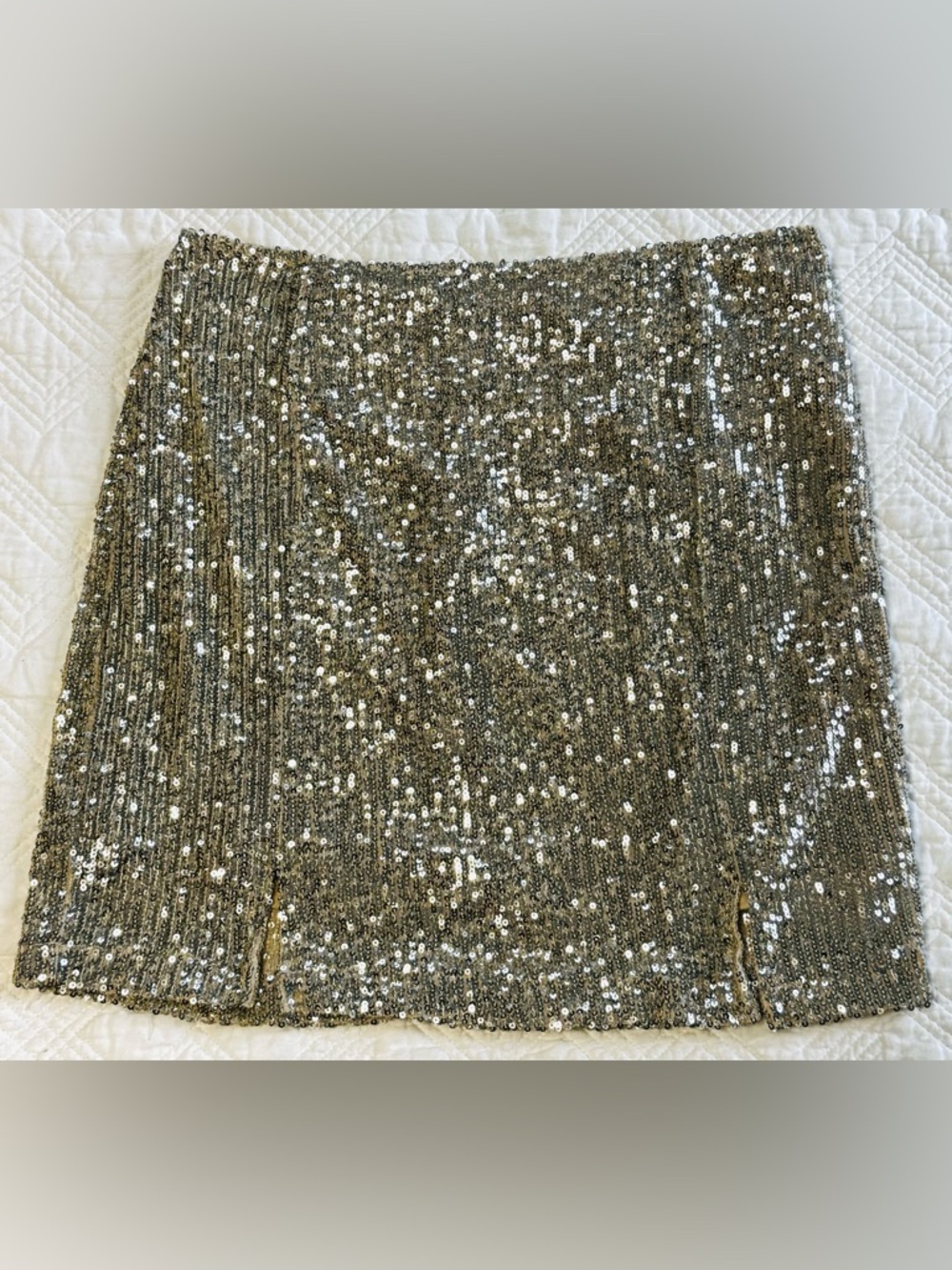 love on a hanger Gold Champagne Sequin Mini Skirt Size 9 Festival Vegas Glam